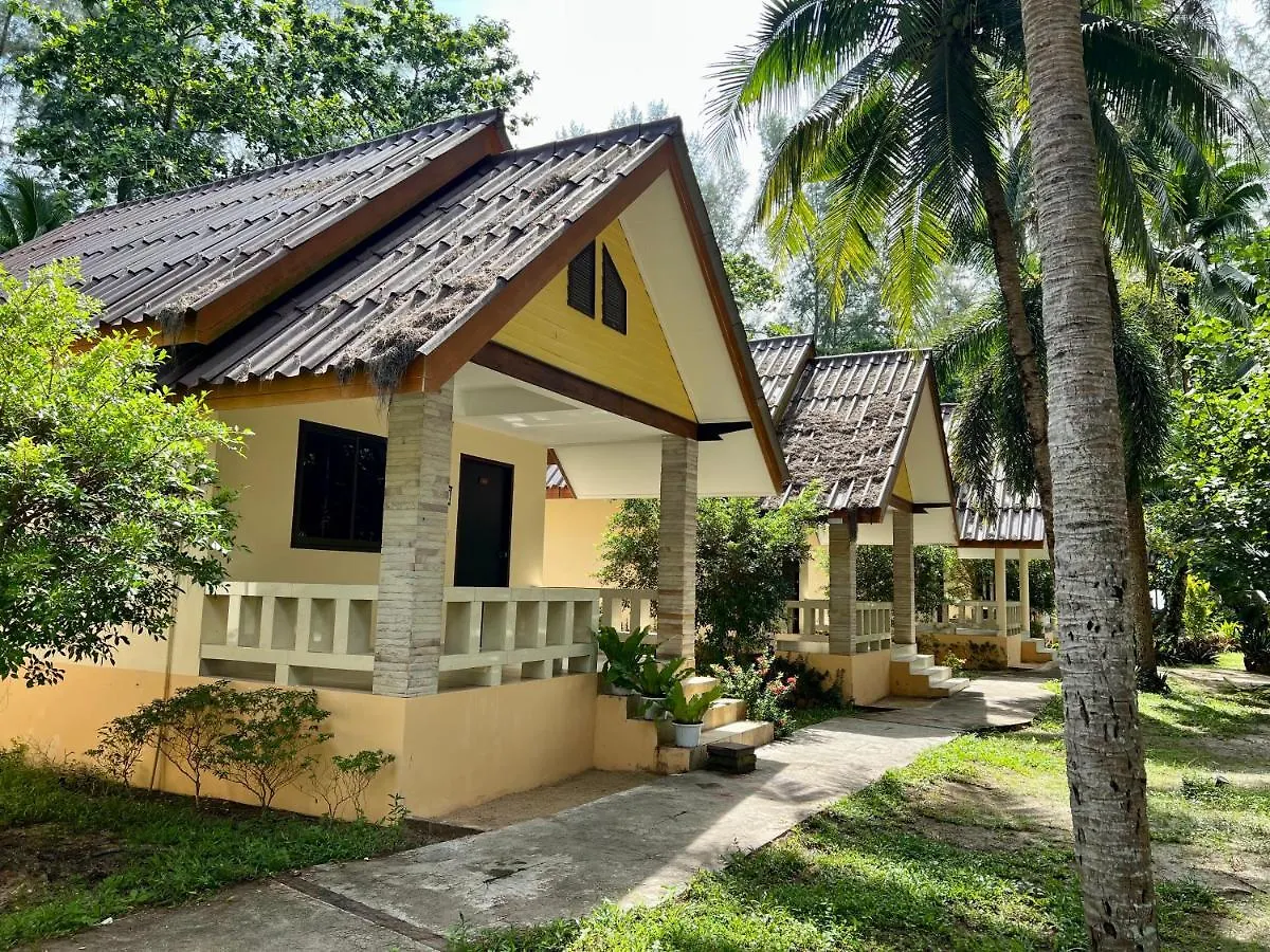 Ao Thong Beach Resort Bang Sak