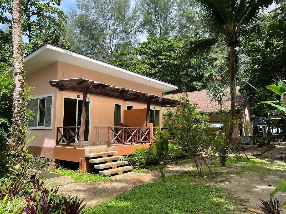 Ao Thong Beach Resort Bang Sak