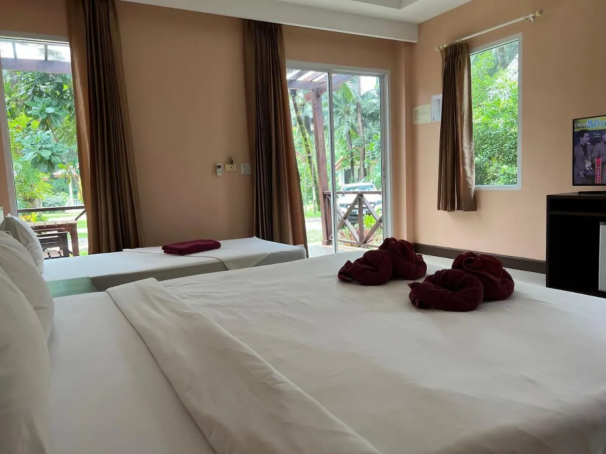 Ao Thong Beach Resort Bang Sak