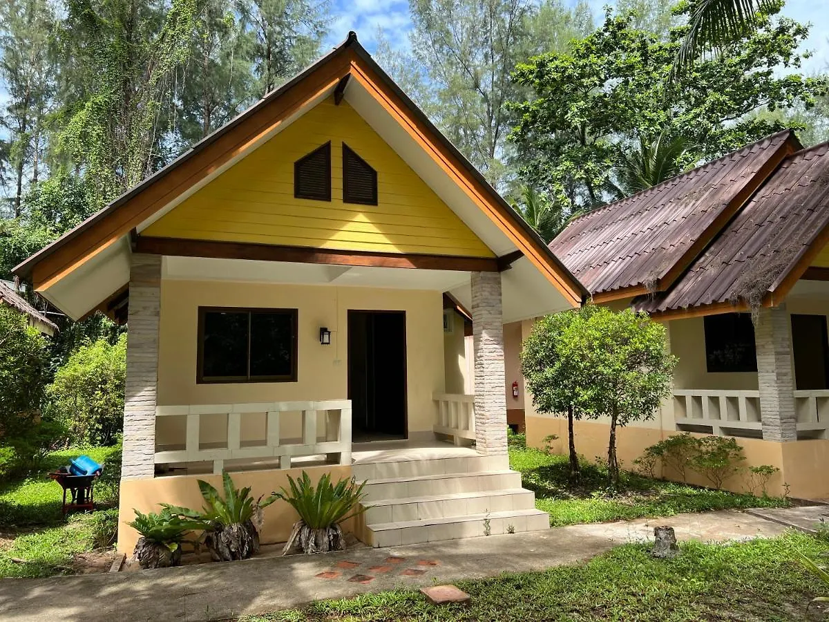 Ao Thong Beach Resort Bang Sak 3*,
