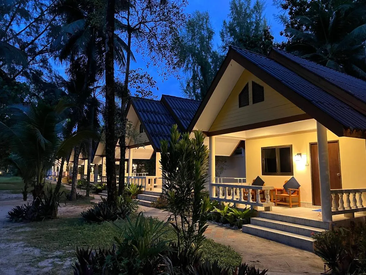 Ao Thong Beach Resort Bang Sak