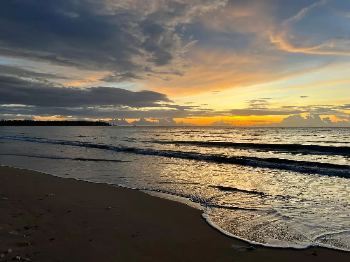 Ao Thong Beach Resort Bang Sak