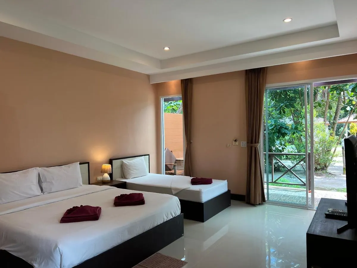 Ao Thong Beach Resort Bang Sak