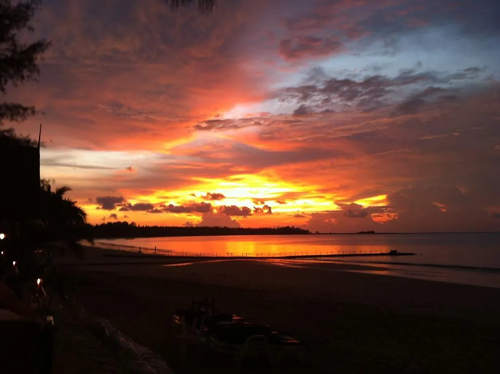 Ao Thong Beach Resort Bang Sak