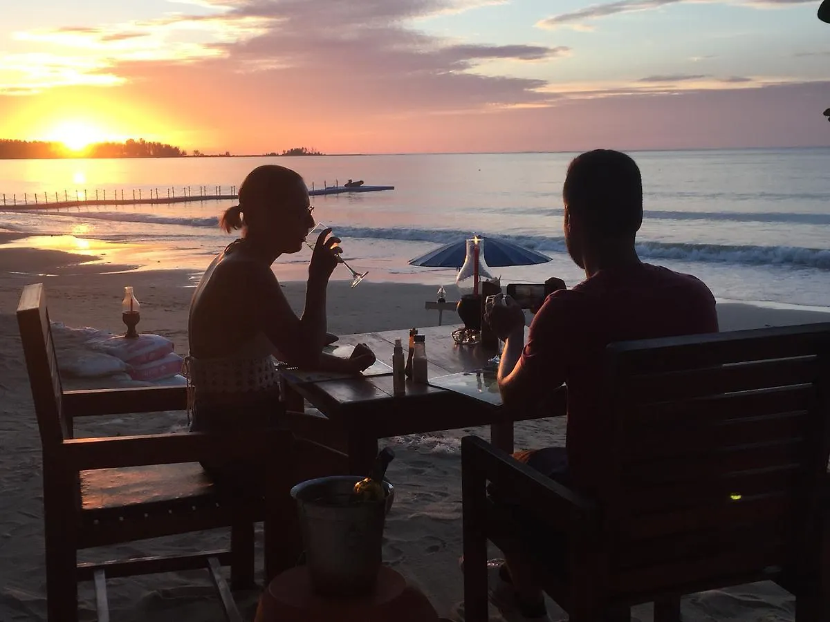 Ao Thong Beach Resort Bang Sak