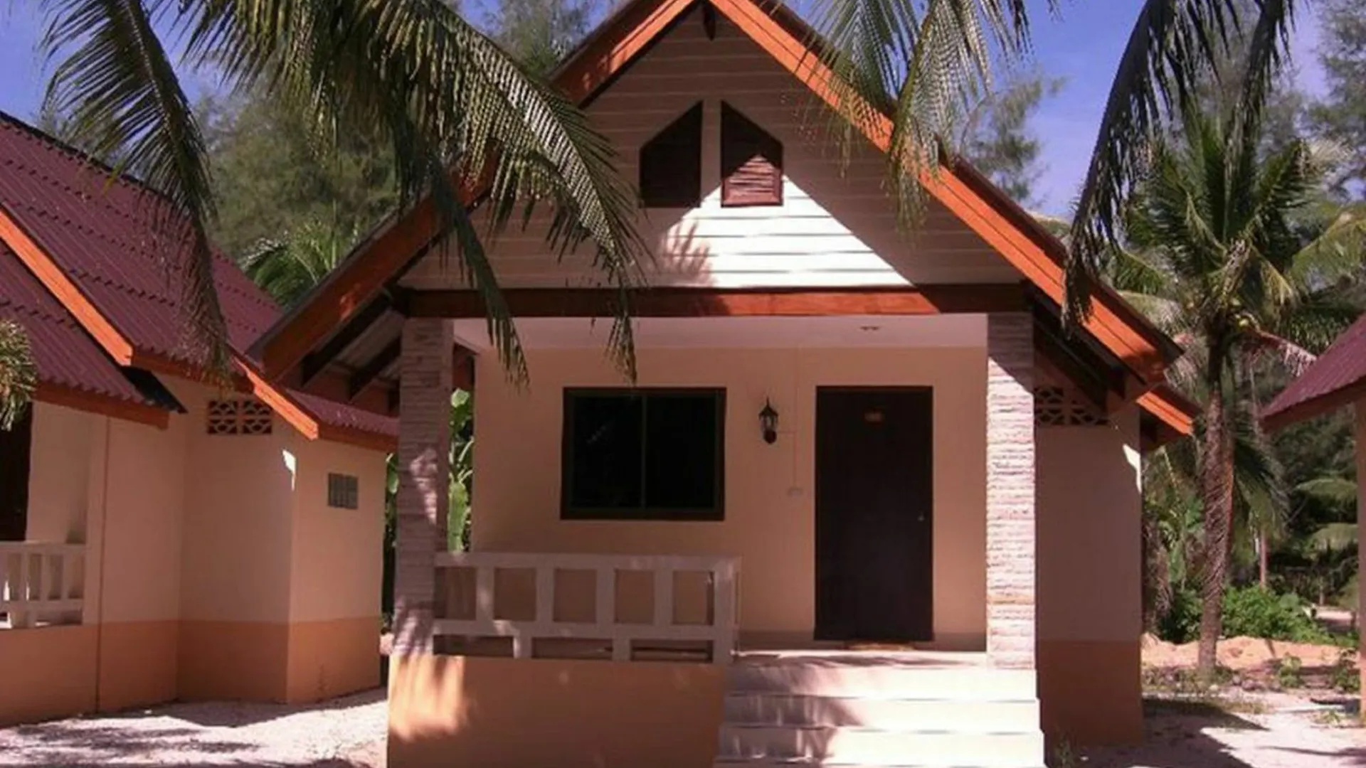 Ao Thong Beach Resort Bang Sak