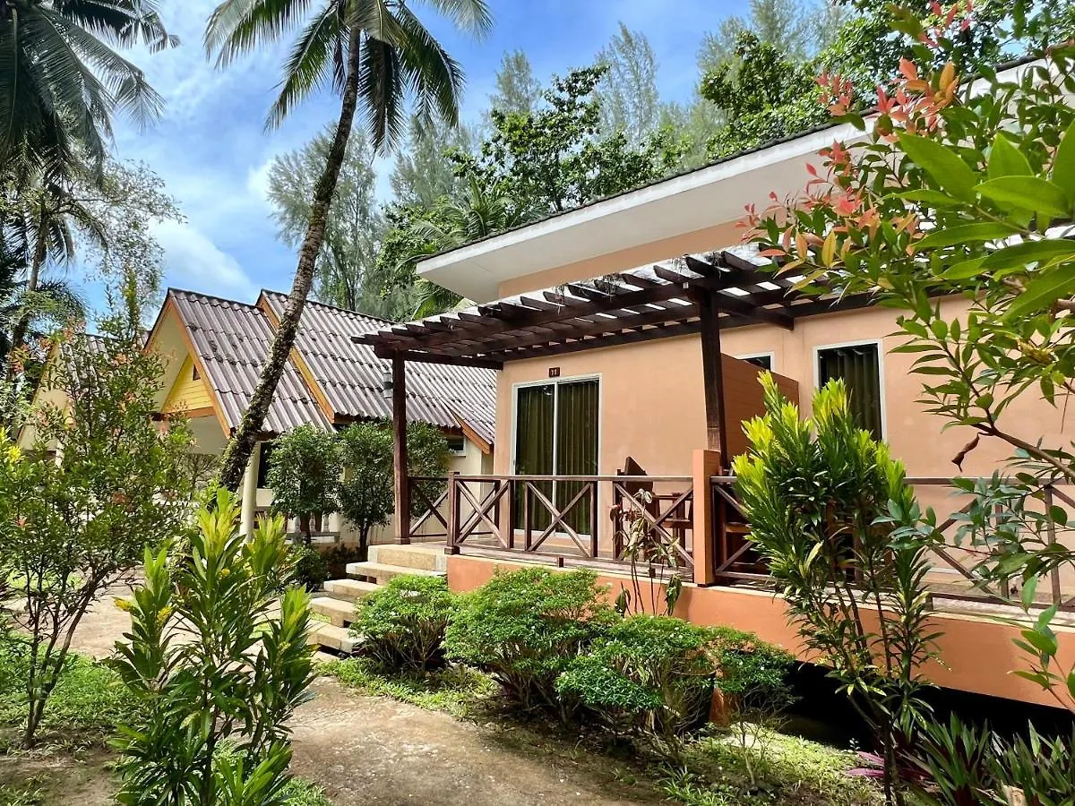 Ao Thong Beach Resort Bang Sak