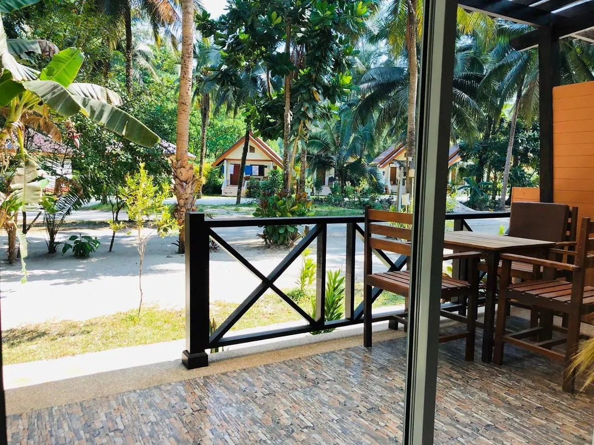 Ao Thong Beach Resort Bang Sak 3*,